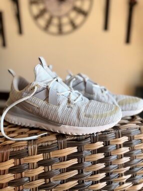 Nike Mens Renew Sneakers